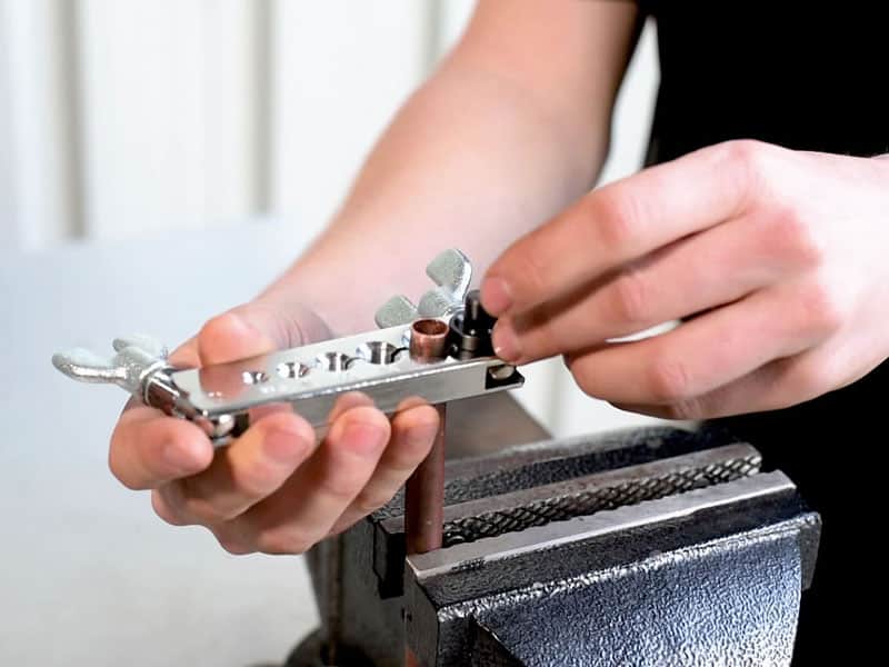 How To Use A Flaring Tool