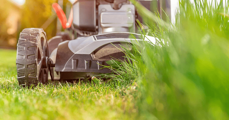 Can I Use Mulching Blades With Side Discharge