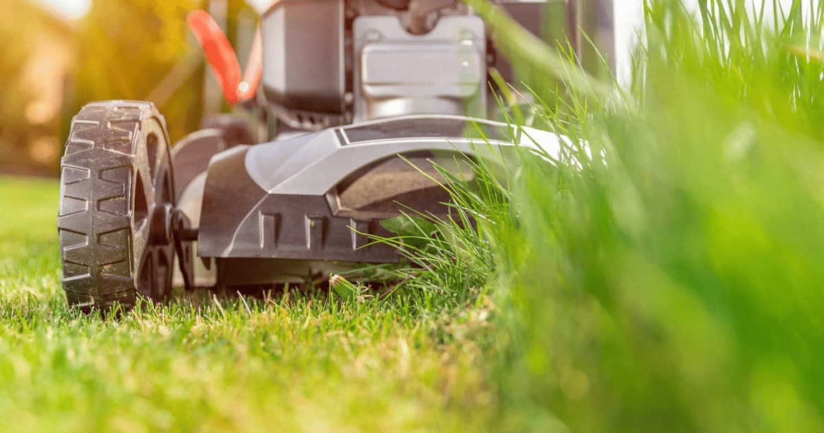 Can I Use Mulching Blades With Side Discharge