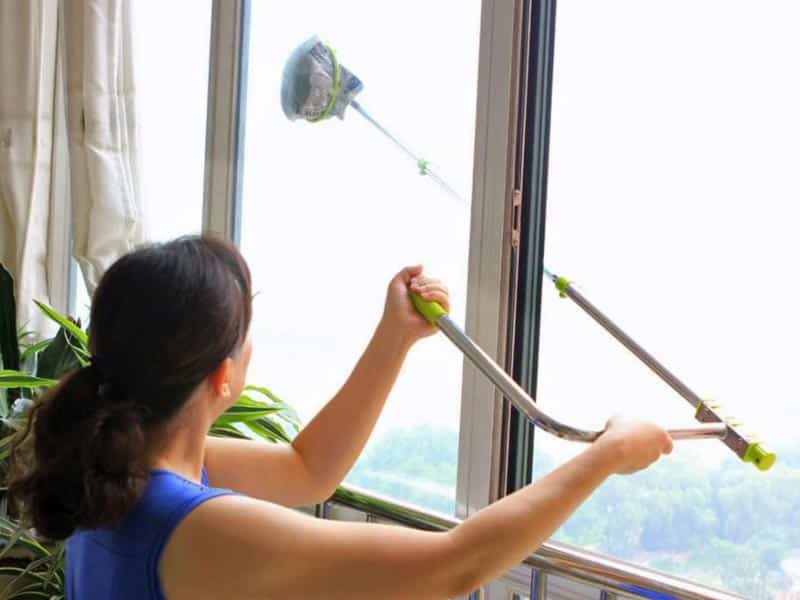 how to clean outside windows you can't reach